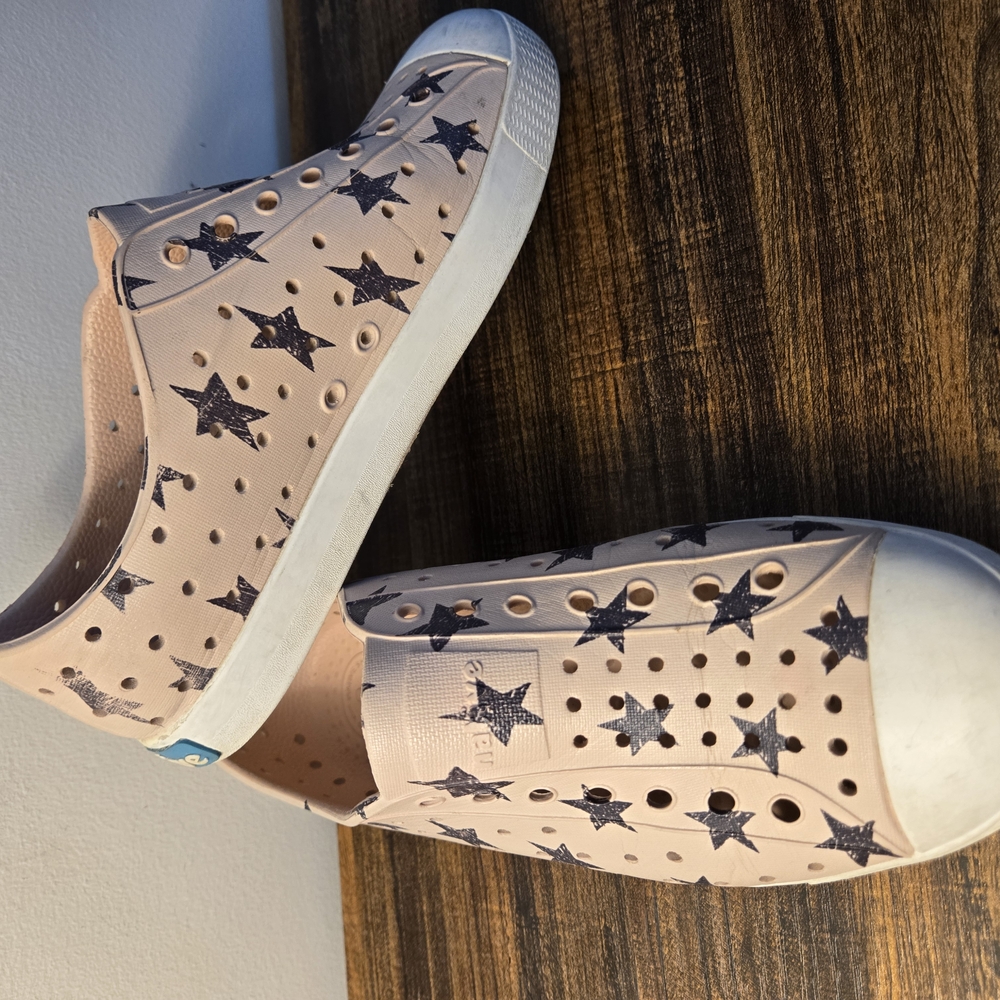 Native Kids Shoes - Pink Star Pattern